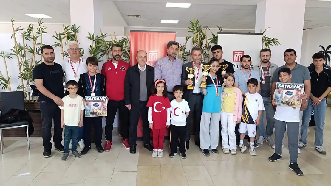Muş Alparslan Üniversitesi'nde MAUN Satranç Turnuvası Düzenlendi