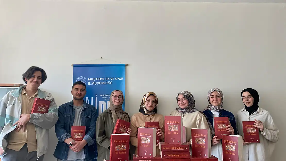 Muş Alparslan Üniversitesi'nde Öğrencilere İbn Haldun'un Mukaddime Eseri Hediye Edildi