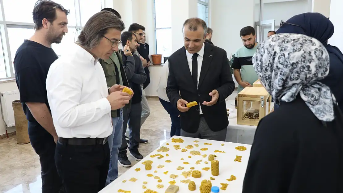 Muş Alparslan Üniversitesi'nde Dünya Arı Günü Kutlandı