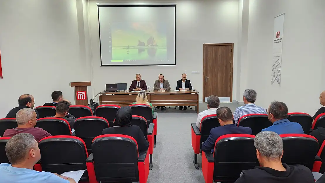 Muş Alparslan Üniversitesi'nde Rektör Başkanlığında Daire Başkanları ve Birim Sekreterleri Toplantısı Gerçekleştirildi