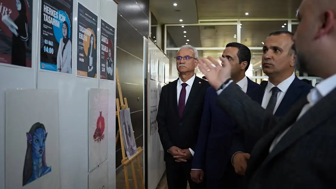Muş Alparslan Üniversitesi'nde Grafik Tasarım Sergisi büyük beğeni topladı