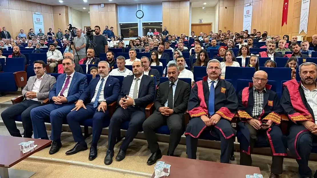 Muş Alparslan Üniversitesi'nde mezuniyet coşkusu: Başarı kutlandı!