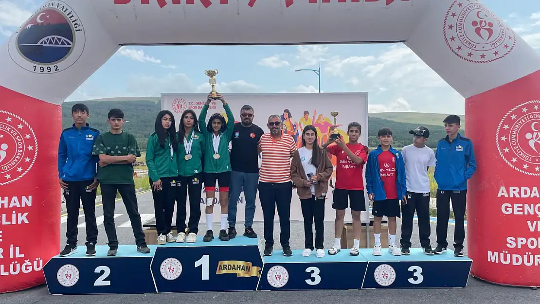 Muş, ANALİG Tekerlekli Kayak Şampiyonası'nda tüm dikkatleri üzerine çekti