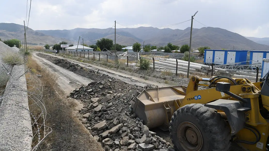 Muş Belediyesi'nden Modern Ulaşım İçin Yol Yenileme Projesi Başladı