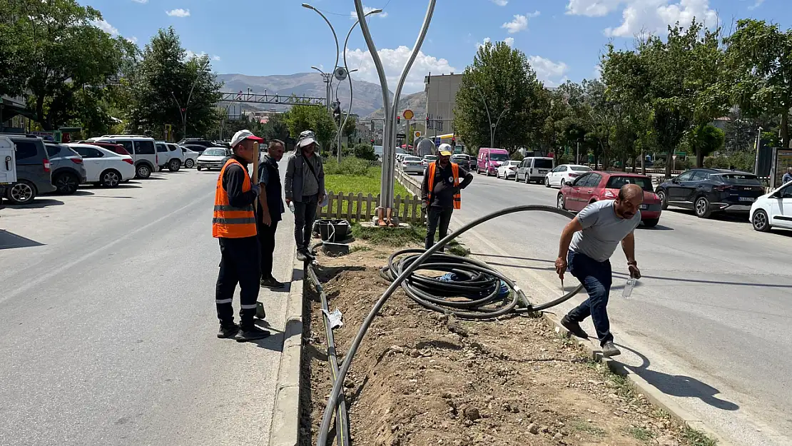 Muş Belediyesi'nden Yeşil Alan Atağı Sürdürülebilir Gelecek İçin Altyapı Çalışmaları Başladı