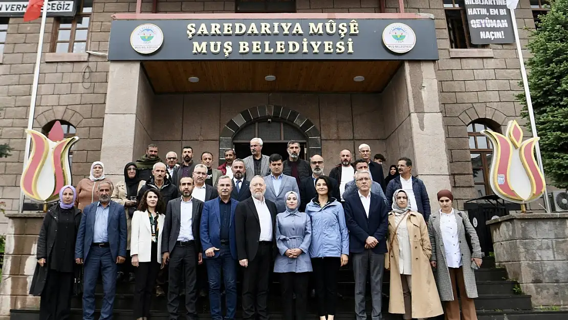 Muş Belediyesi'ne DEM Parti Milletvekillerinden Ziyaret