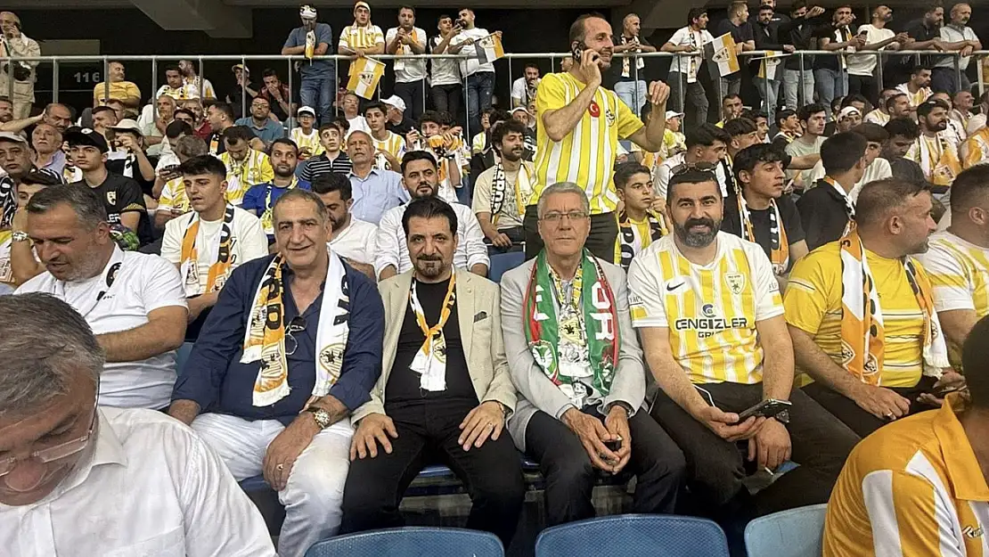 Muş Spor 2. Lig'e Yükseldi, Coşku Adana Stadyumu'na Taştı