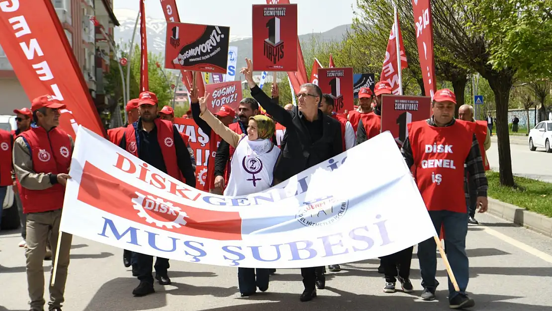Muş'ta 1 Mayıs coşkusu: Emek, adalet ve dayanışma vurgusu yapıldı