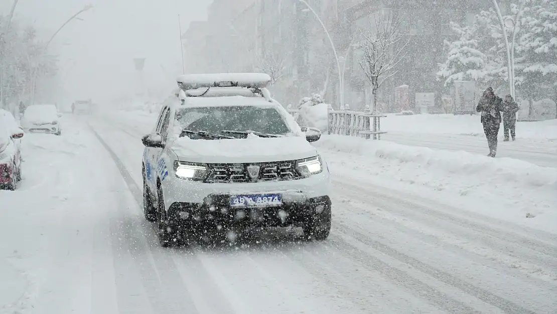 Muş'ta 112 köy yolu kapandı