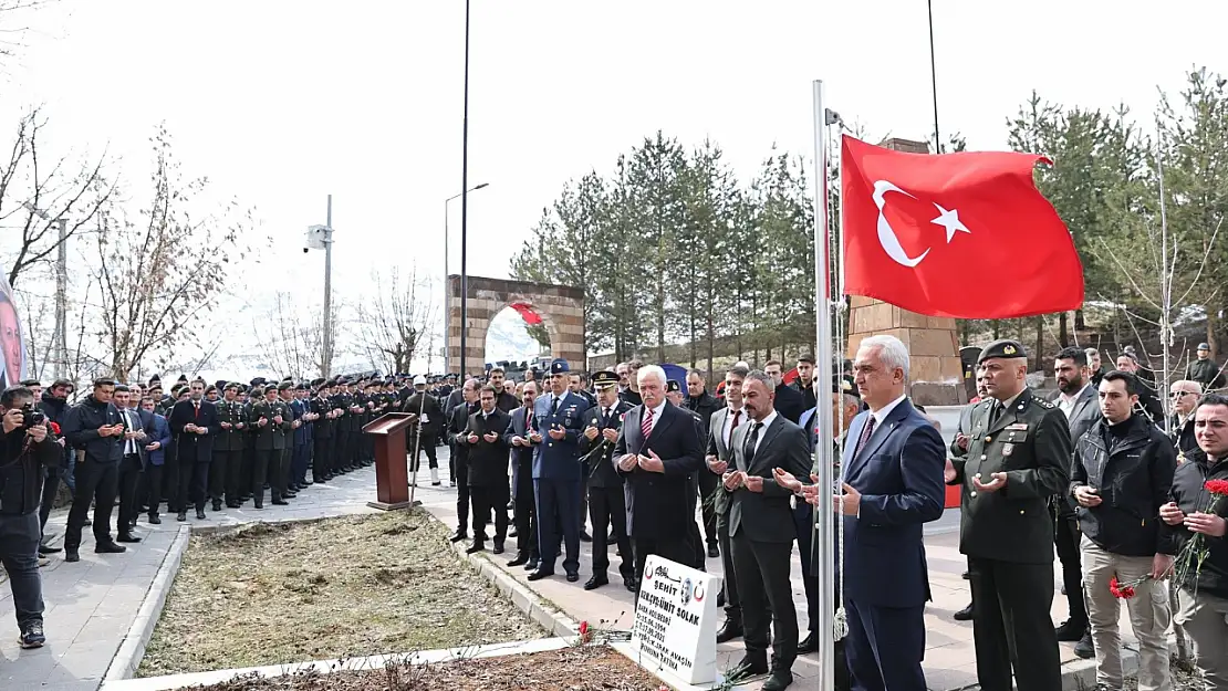 Muş'ta 18 Mart Çanakkale Zaferi ve Şehitler dualarla anıldı