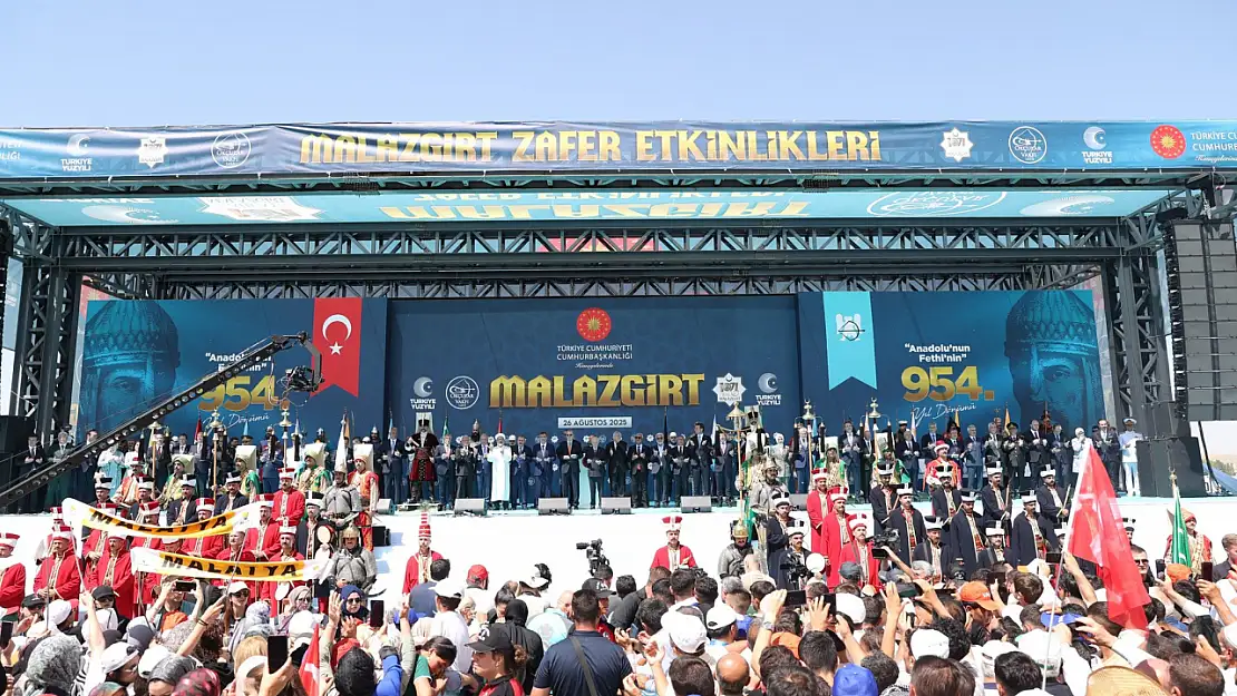 Muş'ta 954. Yıl Malazgirt Zaferi Anma Etkinlikleri Coşkuyla Kutlandı