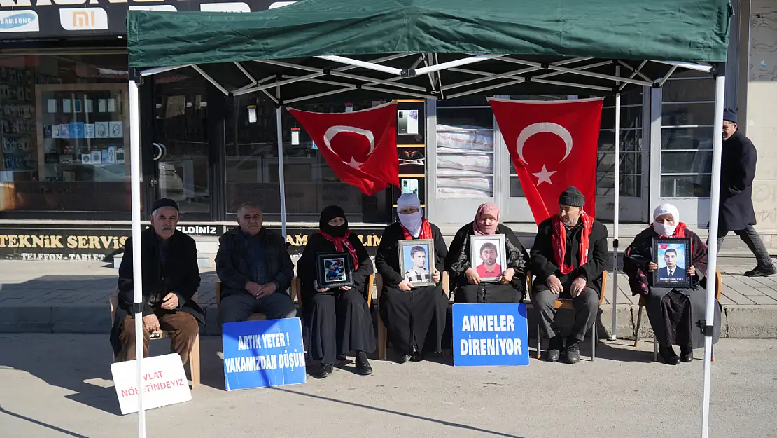 Muş'ta ailelerin evlat nöbeti kararlılıkla devam ediyor