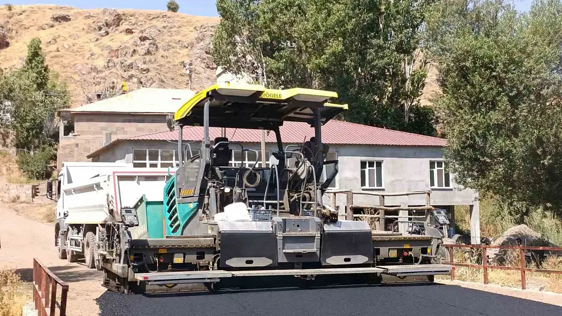Muş'ta BSK Yol İnşaatı Hız Kesmeden Devam Ediyor