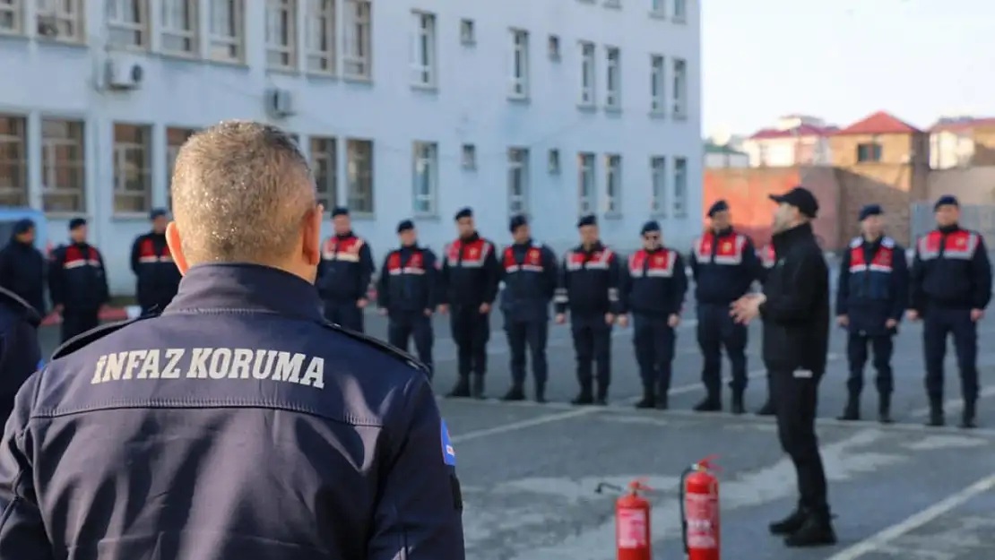 Muş'ta cezaevi personeline yangın farkındalık tatbikatı