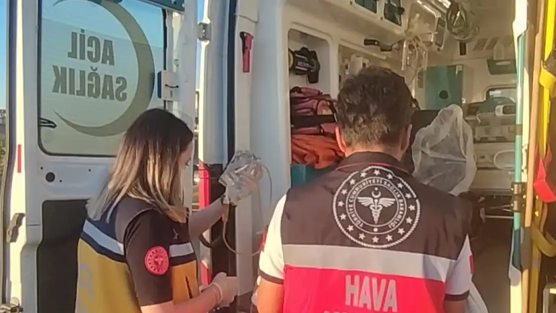 Muş'ta doğan bebek , Ağrı'ya nakledildi ve tedaviye alındı