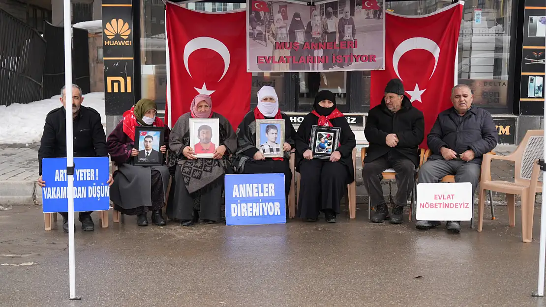 Muş'ta evlat nöbeti Ramazan ayında da devam ediyor