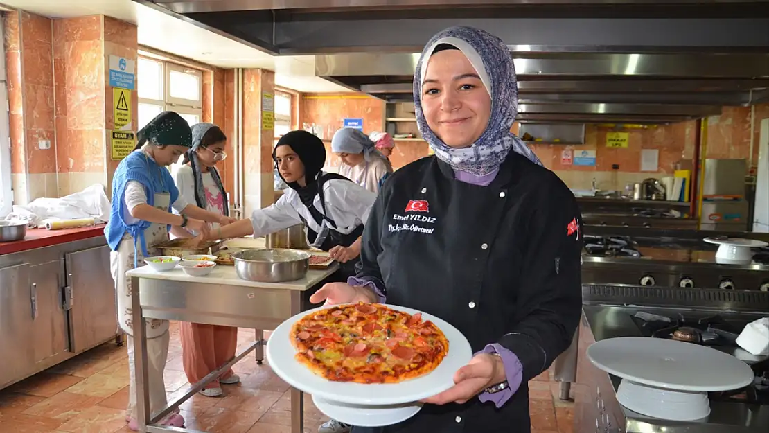 Muş'ta genç yetenekler mutfakta keşfediliyor