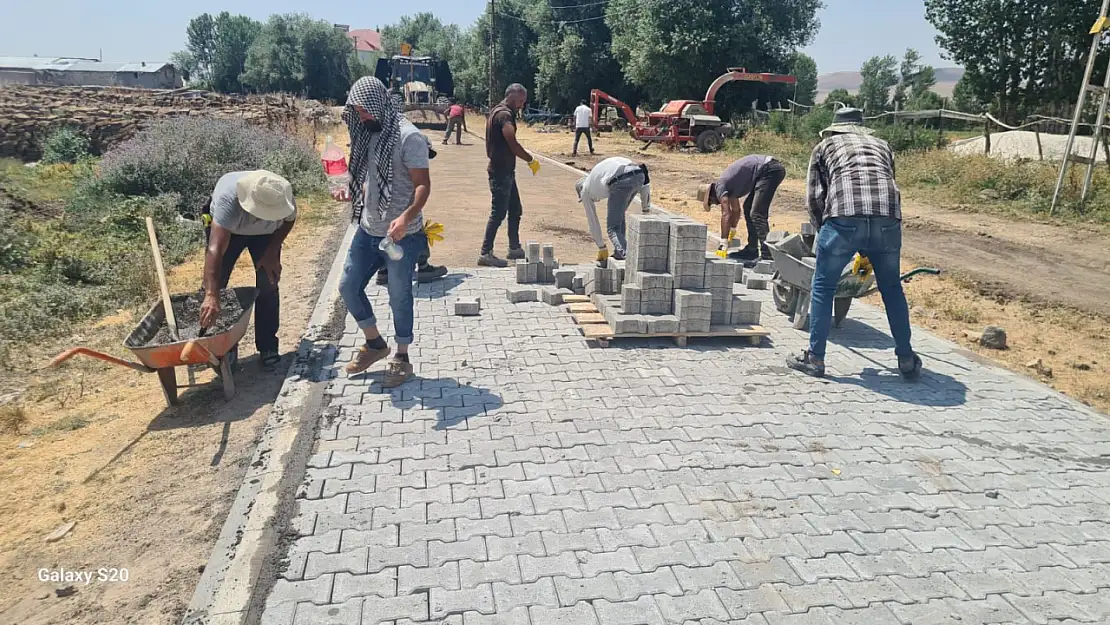 Muş'ta Köylerde Altyapı İyileştirme Çalışmaları Hızla Devam Ediyor