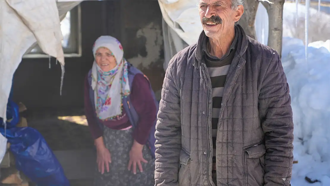 Muş'ta köyün tek ailesine erzak desteği için ekipler seferber oldu