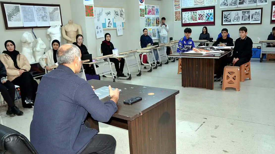 Muş'ta lise öğrencilerine yazının tarihi anlatıldı