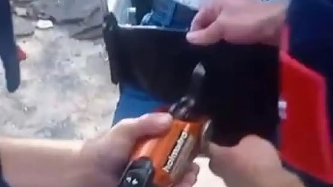 Muş'ta salıncağa sıkışan çocuk itfaiye ekipleri tarafından kurtarıldı