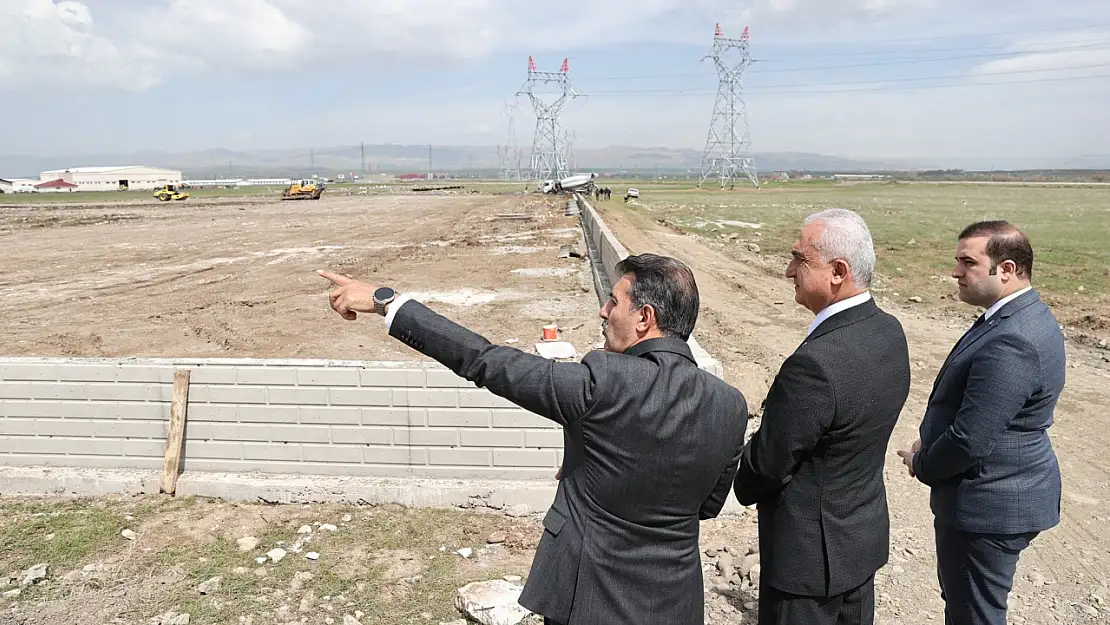 Muş'ta Sokak Hayvanları İçin Modern Barınak ve Doğal Yaşam Alanı Projesi Hızla İlerliyor