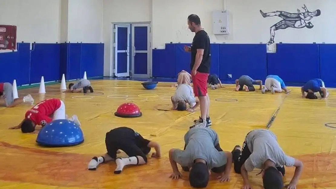 Muş'ta Yaz Spor Okulları ile Gençlere Güreş Kültürü Aşılanıyor