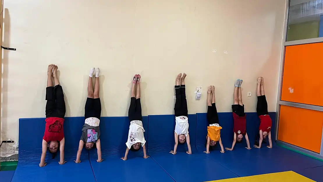Muş'ta Yeni Spor Salonu İle Yaz Spor Okulları Devam Ediyor