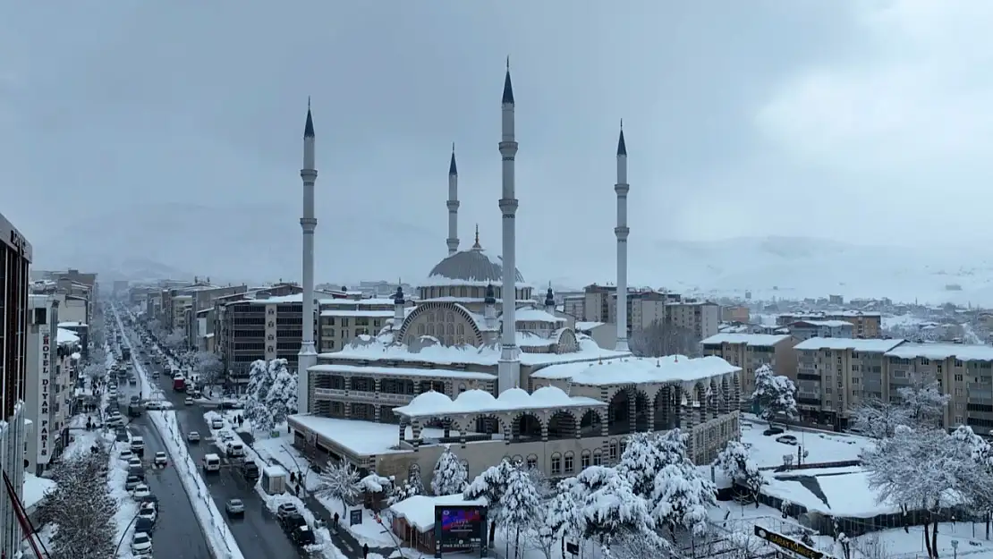 Muş'un karla kaplı eşsiz güzellikleri havadan görüntülendi