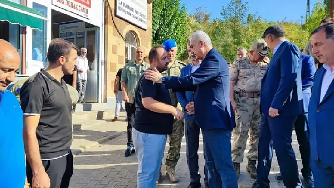 Muş Valisi Avni Çakır, Şehit Fırat Karaca'nın Annesinin Cenaze Namazına Katıldı
