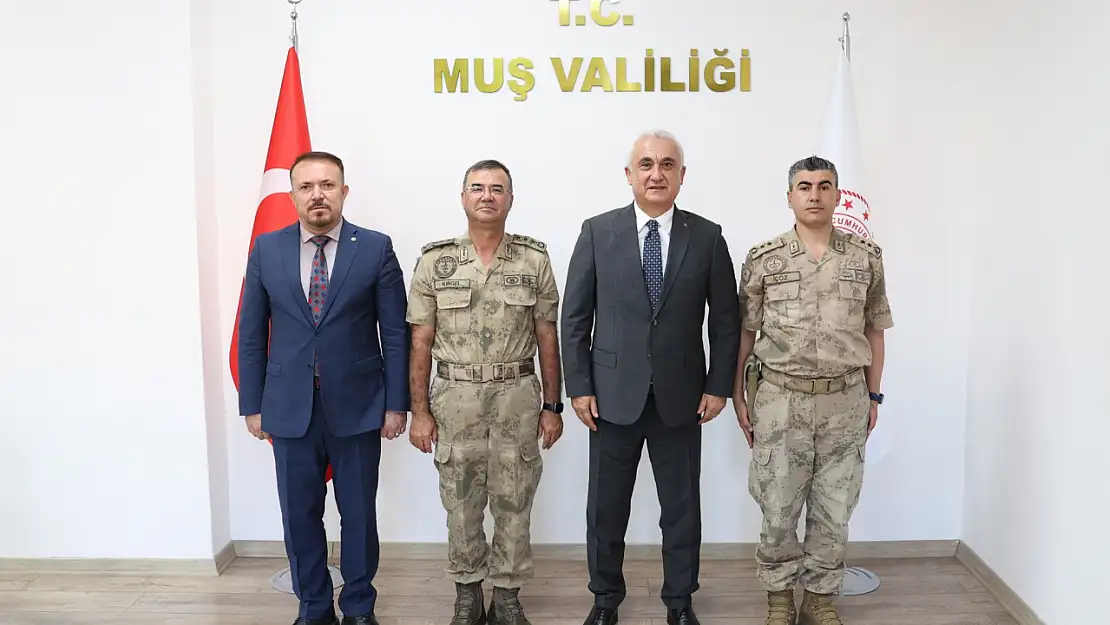 Muş Valisi, Görev Yeri Değişen Jandarma Komutanlarını Ağırladı