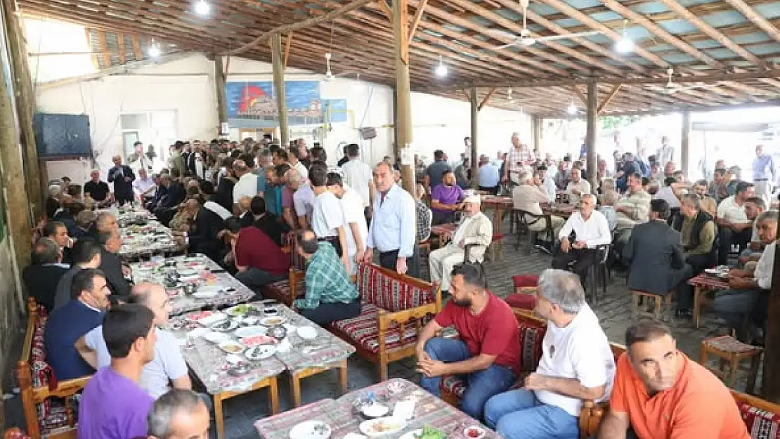 Muş Valisi ve Bakan Yardımcısı Hasköylü Hemşehrilerle Bir Araya Geldi
