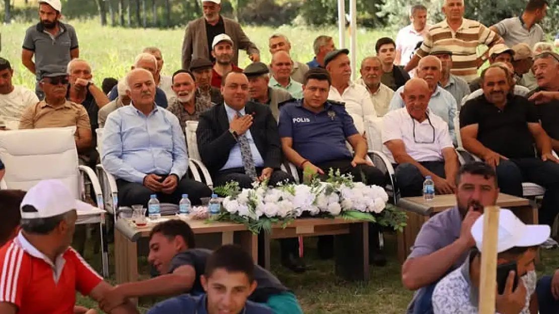 Narman'da 1. Geleneksel Peribacaları Kültür Şenliği ve Karakucak Güreşleri Coşkusu