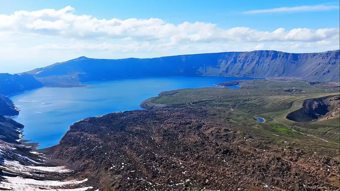 Nemrut Kalderası Turizm Sezonuna Merhaba Dedi: Havadan Büyüleyici Görüntüler