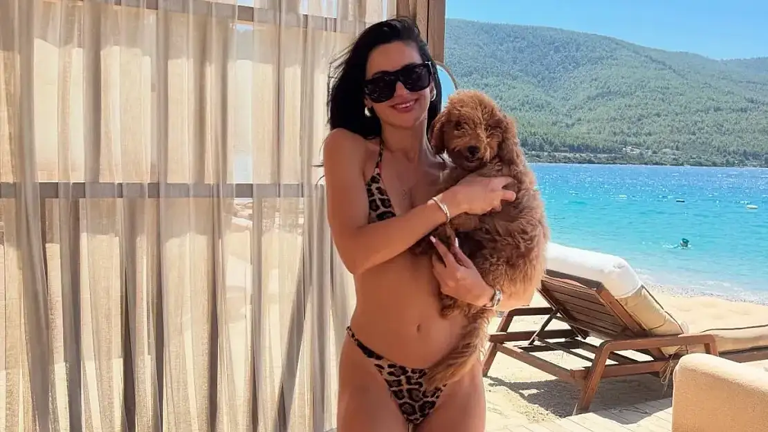 Nesrin Cavadzade köpeğiyle Bodrum'da: Tatil pozları hayranlarını mest etti