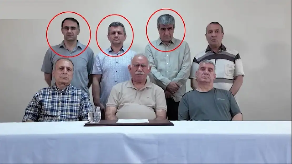 Öcalan'ın yanındaki Ağrılı kim?