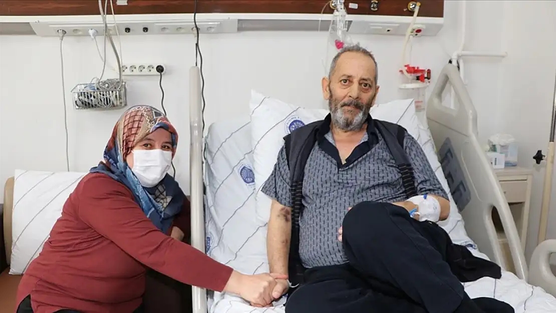 Oğul, babasına bayram hediyesi olarak karaciğerini verdi, çifte sevinç yaşandı!