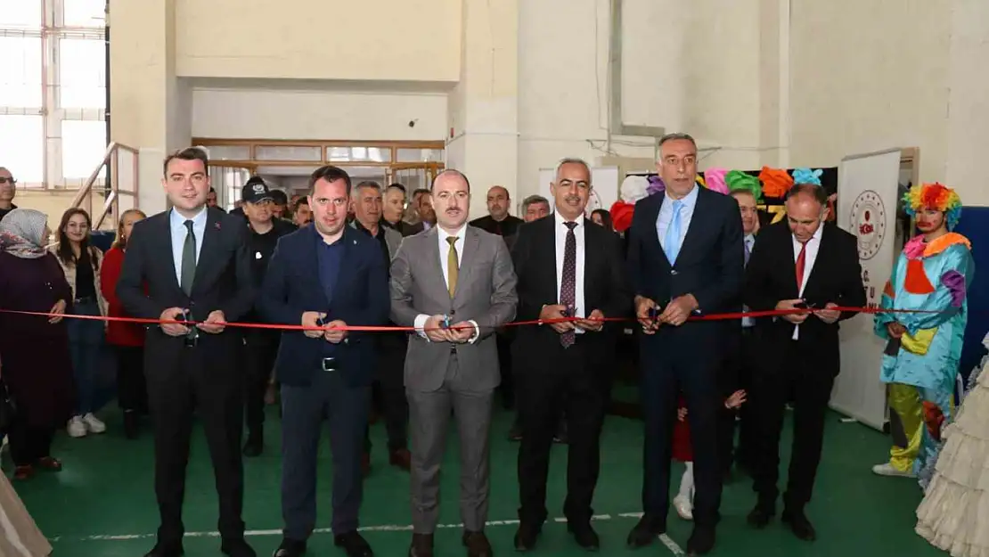 Oltu Aile Destek Merkezi, ev hanımlarına mesleki beceri ve ekonomik kazanç sunuyor!
