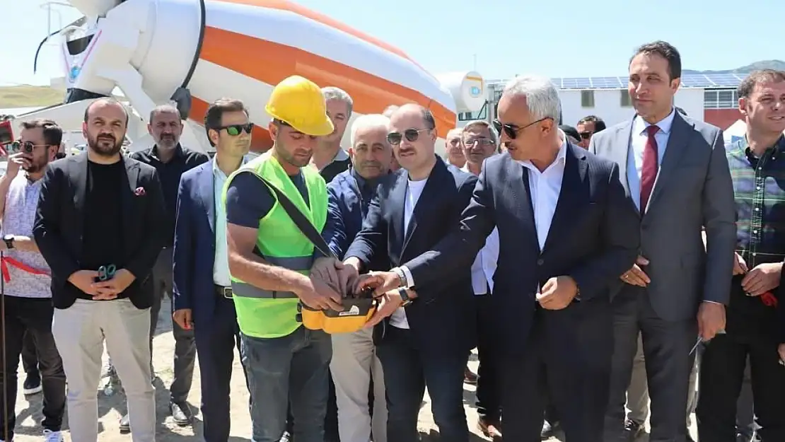 Oltu'da 17 Milyon TL'lik Yatırım: Petek Anker Tarım Aletleri Fabrikasının Temeli Atıldı