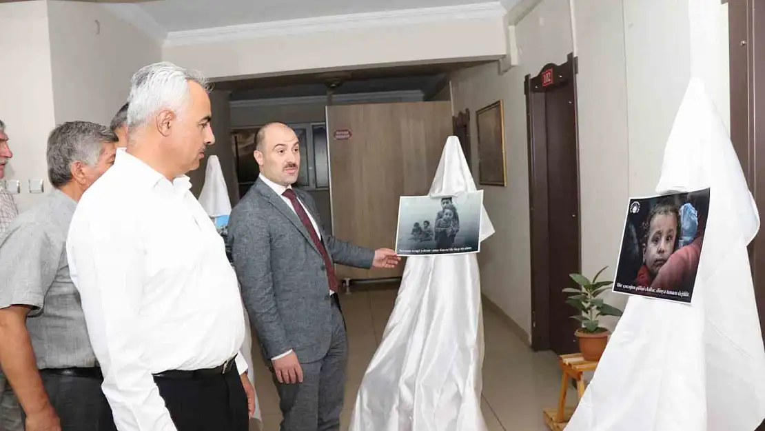 Oltu'da Gazze'de Çocuk Olmak sergisi açıldı: Savaşın etkileri fotoğraflarla sergilendi