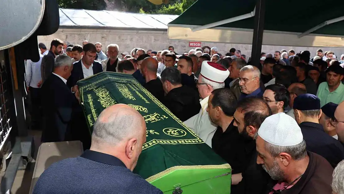 Oltu'nun sevilen esnafı Necmettin Arslan son yolculuğuna uğurlandı, ilçede derin üzüntü yaşandı