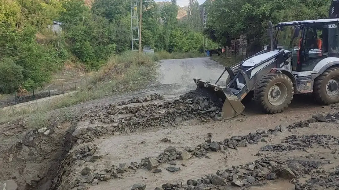 Olur Belediyesi, Yoğun Yağışların Ardından Temizlik Çalışmalarıyla Kirliliği Giderdi