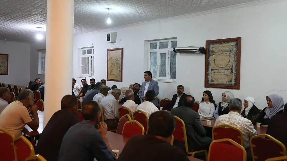 Otbiçer Mahallesi'nde Halk Buluşması Gerçekleşti: Gürpınar Belediyesi Halkla Bir Araya Geldi