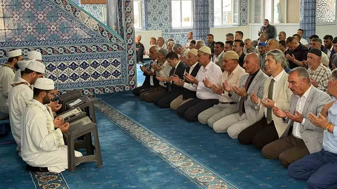 Özalp'te 15 Temmuz'u Anma Programı: Demokrasi ve Milli Birlik Günü Kutlaması Gerçekleşti