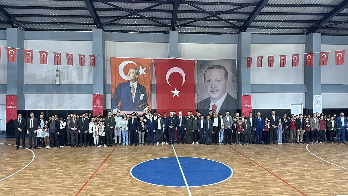 Özalp'te 19 Mayıs Coşkuyla Kutlandı