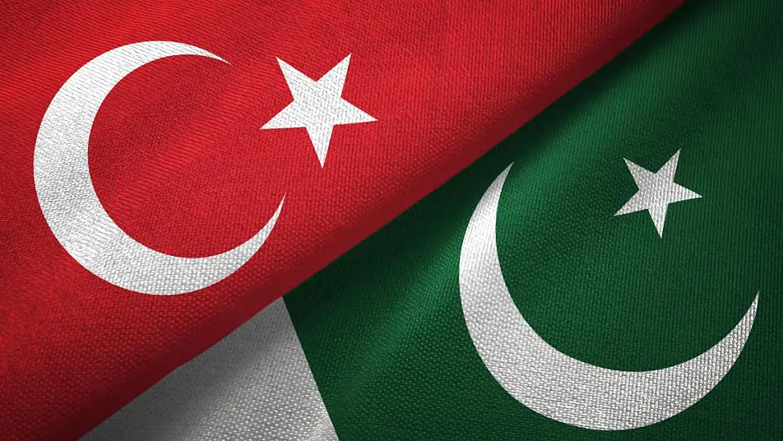 Pakistan Bayrağı Neden Türk Bayrağına Benziyor?