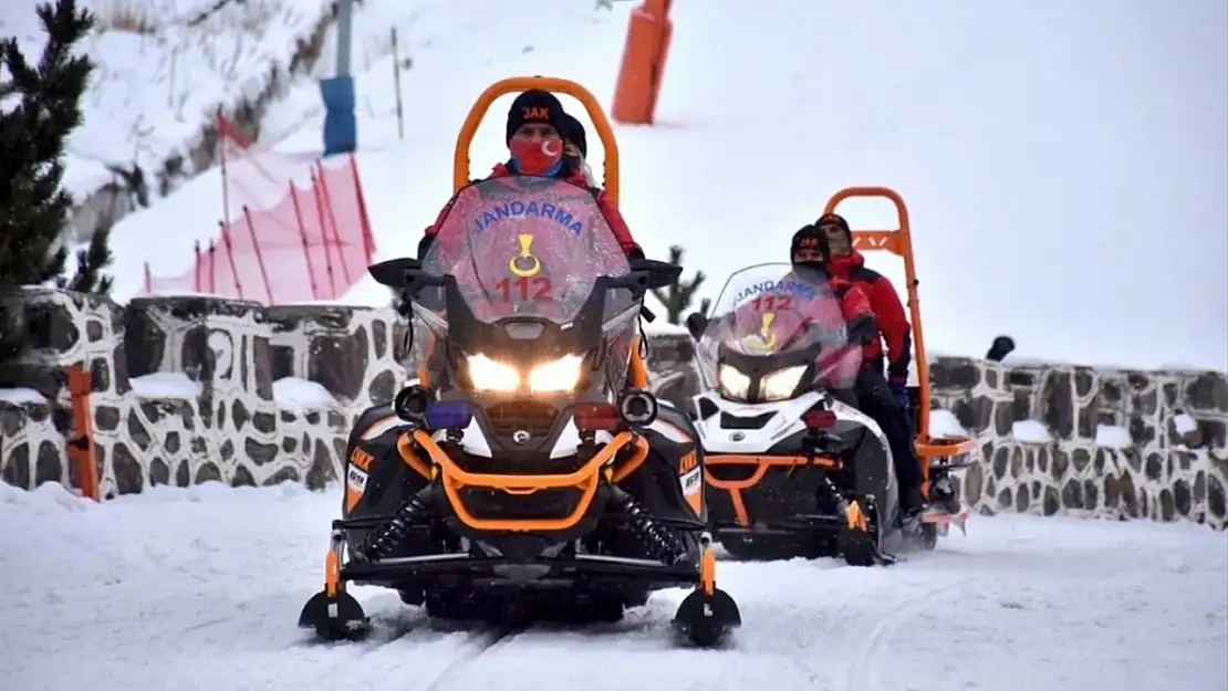 Palandöken'de çığ bölgesinde snowboard yapan kişiye ceza kesildi