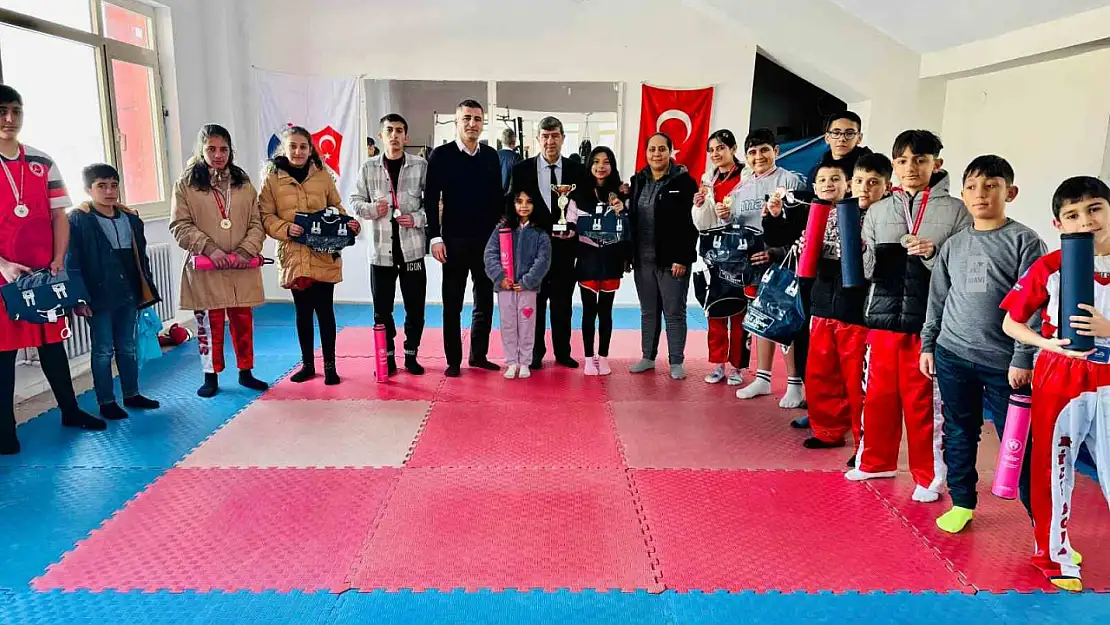 Pasinler kick boks takımından il birinciliği