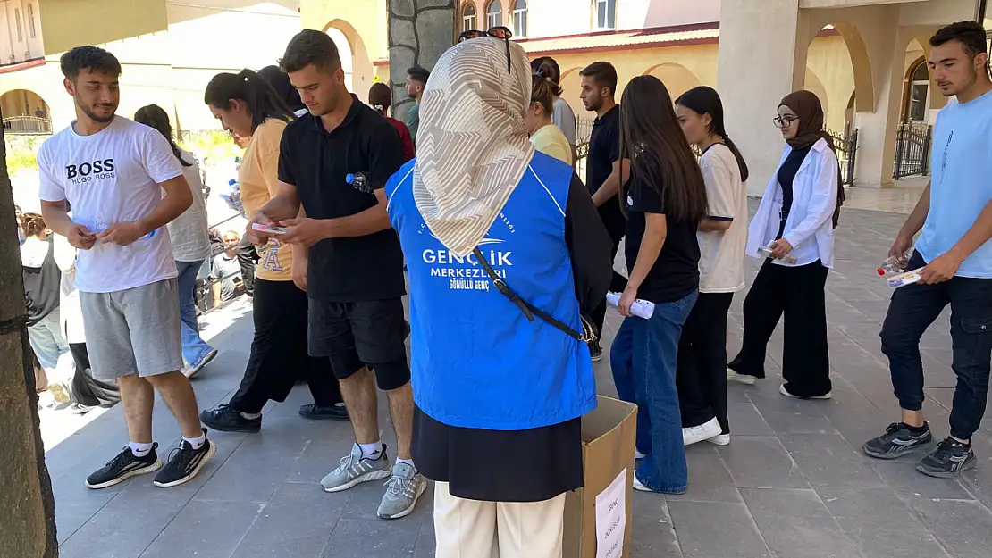 Patnos Gençlik Merkezinden anlamlı hareket: Kalemler köy okullarına