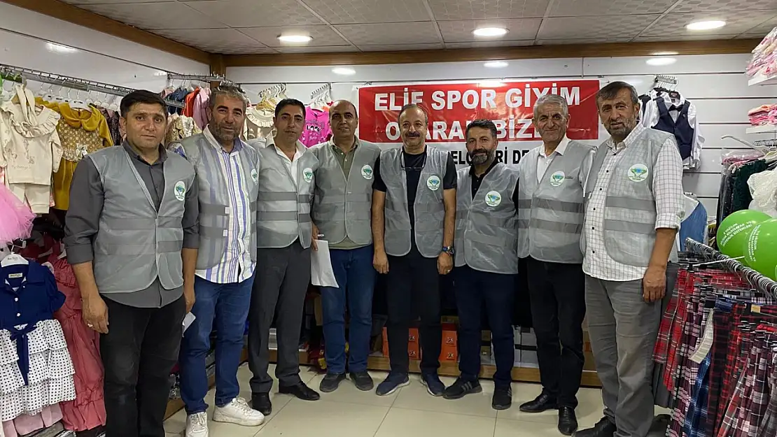 Patnos İyilik Elçileri Derneği öğrencilerin yüzünü güldürdü